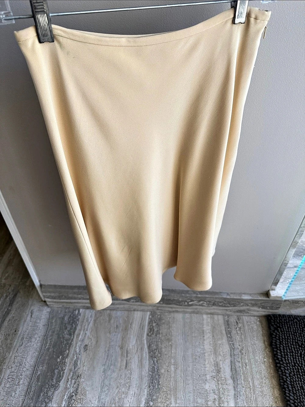 Tahari Silk Midi Skirt in Beige Like New